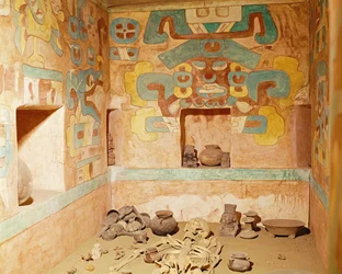 Rekonstrukce hrobky 104 z Monte Alban, obsahující kostru
